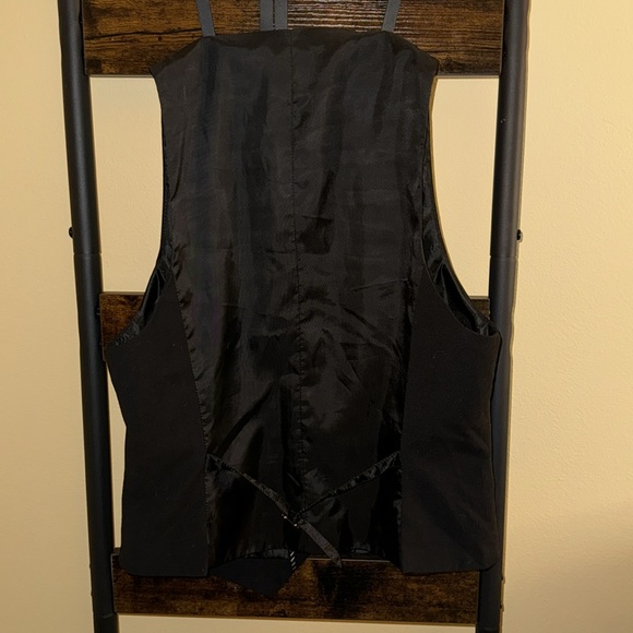 H&M vest - Picture 2 of 2